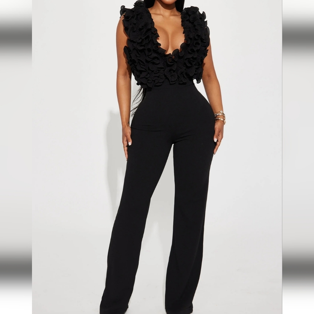 New Fashion Nova Ruffle jumpsuit